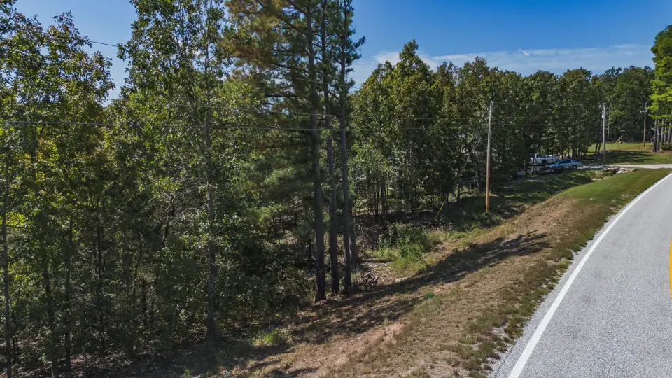 Foto de dron 5 del entorno del lote 315-18053-000, terreno en venta en Cherokee Village, Arkansas