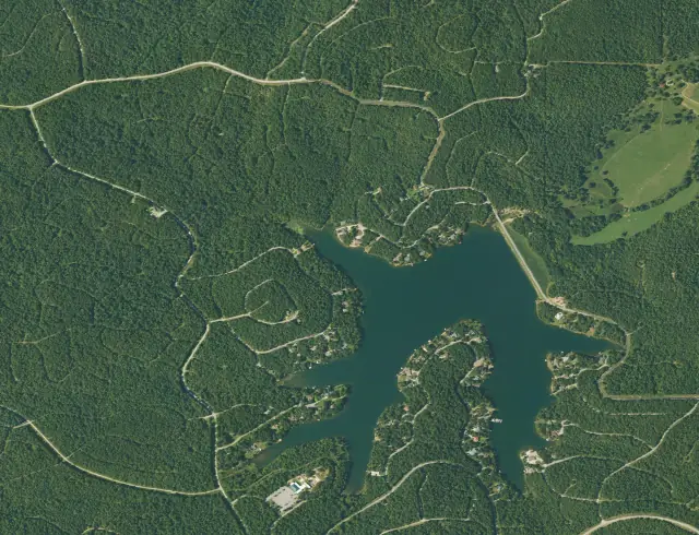Foto aérea de la zona 1 de terrenos en venta en Cherokee Village, Arkansas